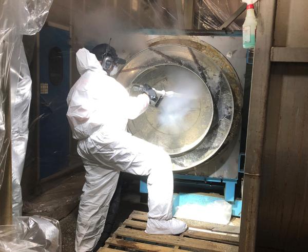 CO2 Ice Blasting